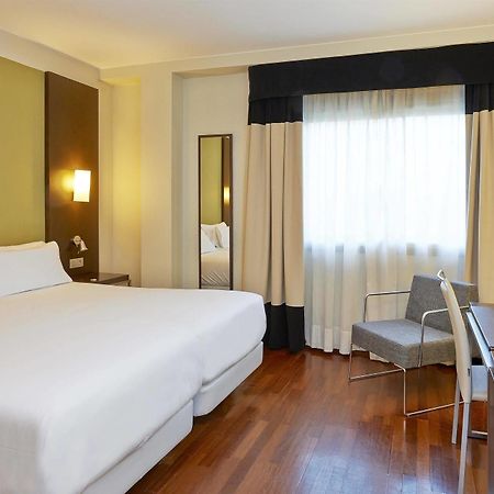 Nh Sport Hotell Zaragoza Exteriör bild
