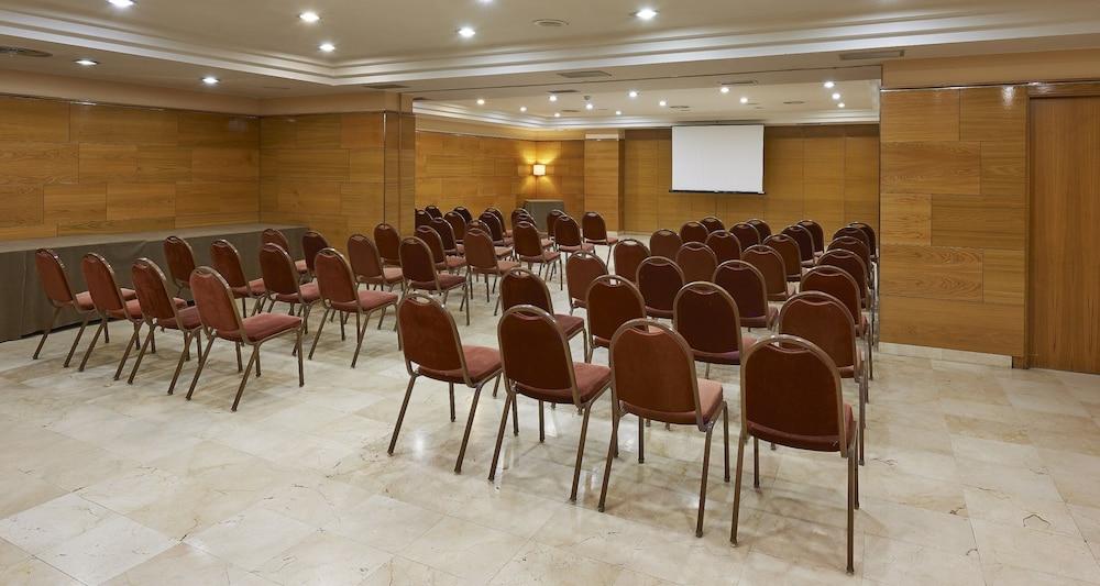 Nh Sport Hotell Zaragoza Exteriör bild