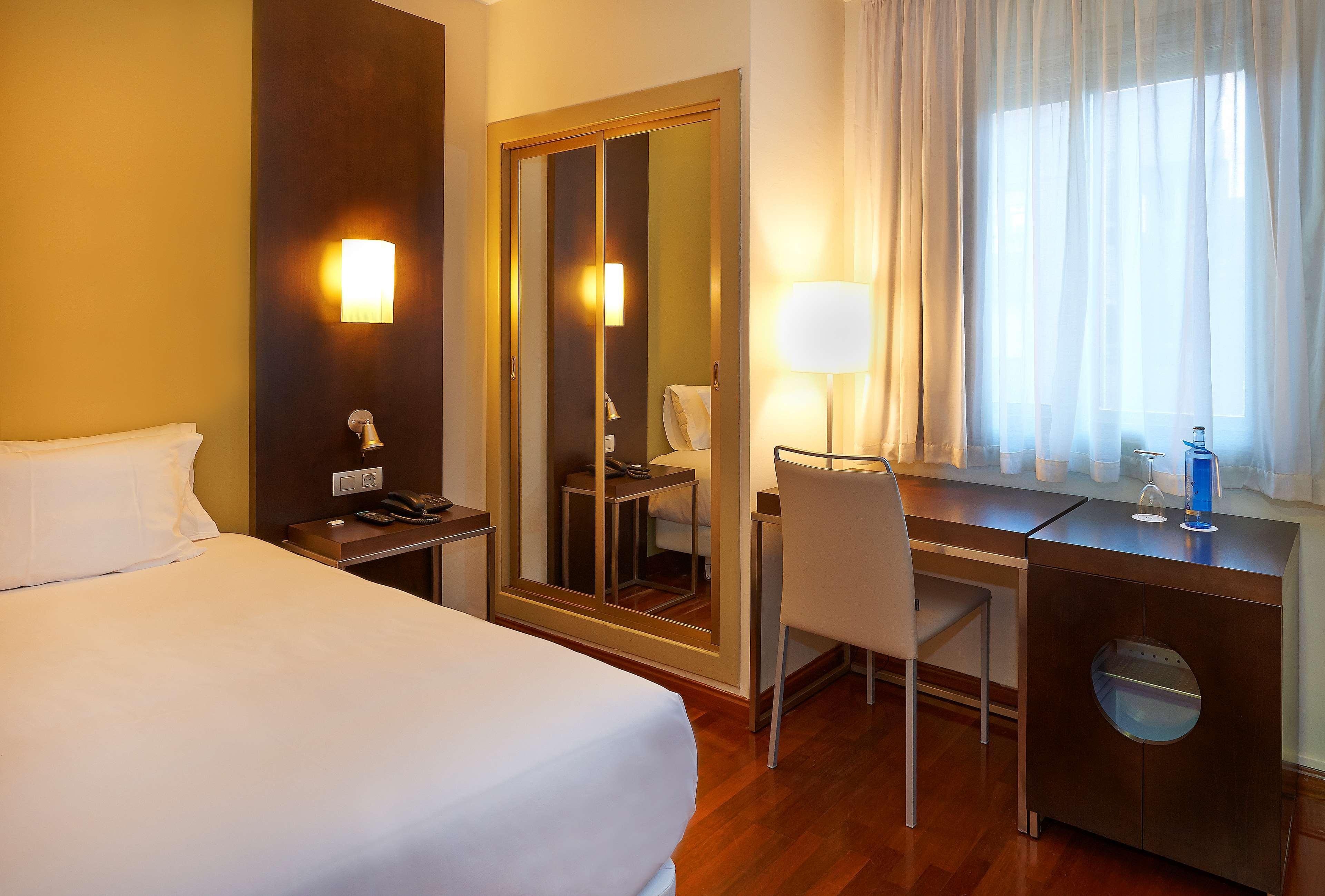 Nh Sport Hotell Zaragoza Exteriör bild