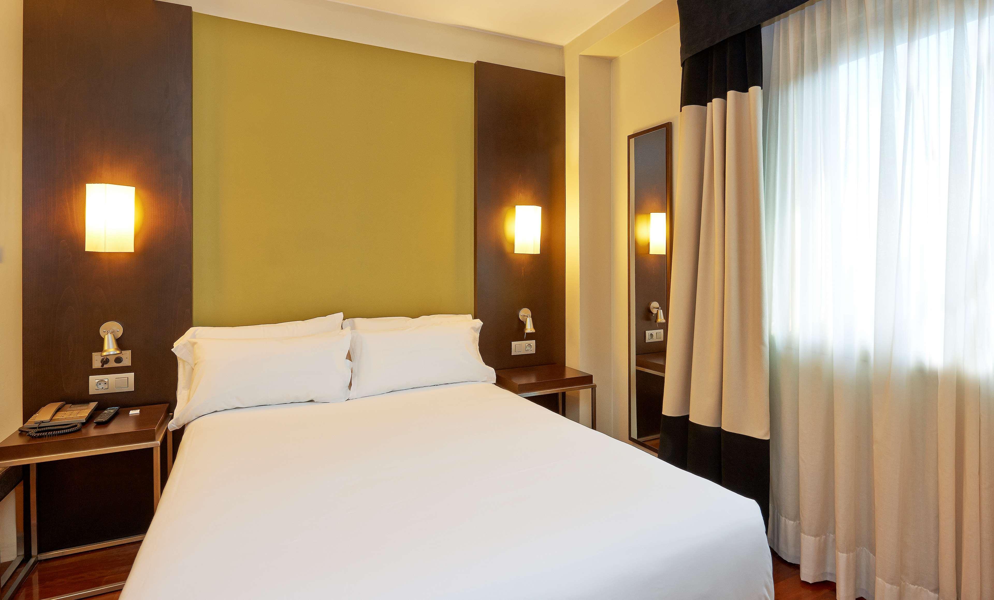 Nh Sport Hotell Zaragoza Exteriör bild