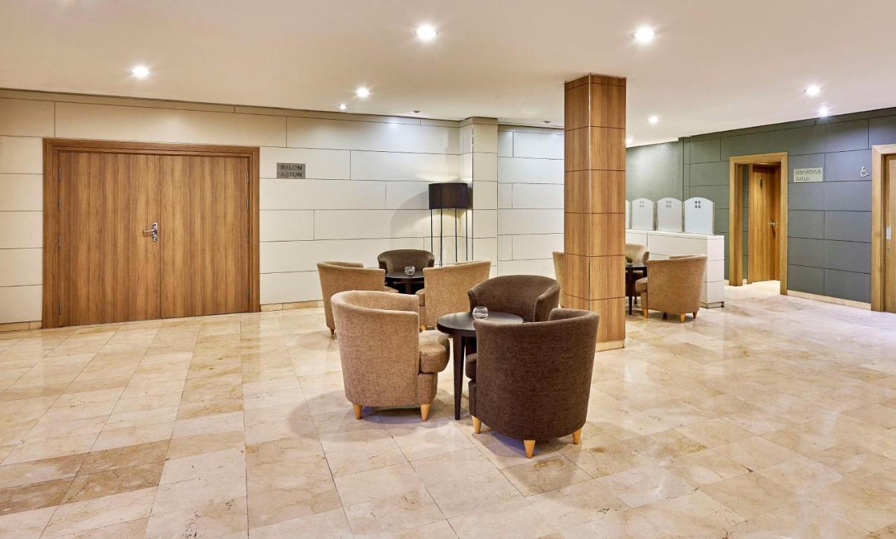 Nh Sport Hotell Zaragoza Exteriör bild