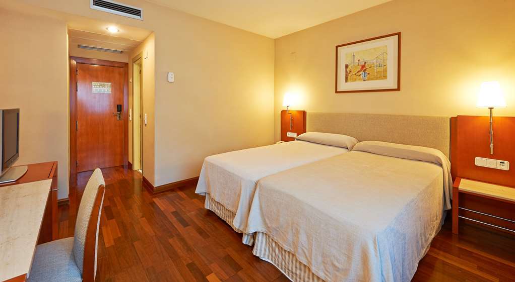 Nh Sport Hotell Zaragoza Rum bild