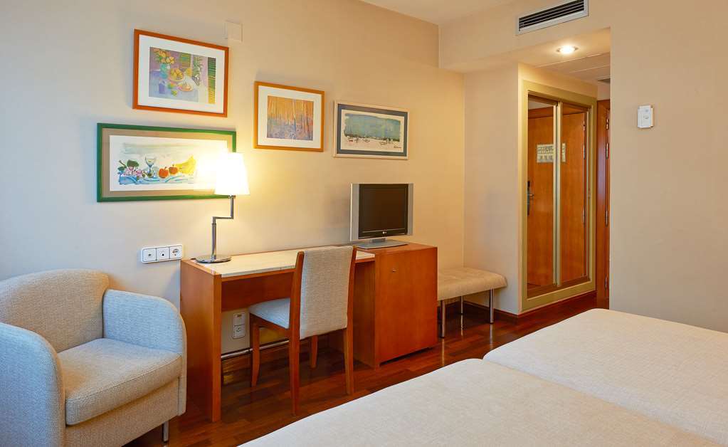 Nh Sport Hotell Zaragoza Rum bild