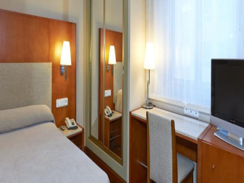 Nh Sport Hotell Zaragoza Exteriör bild