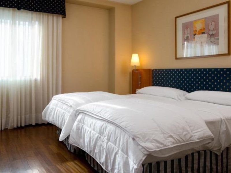 Nh Sport Hotell Zaragoza Exteriör bild